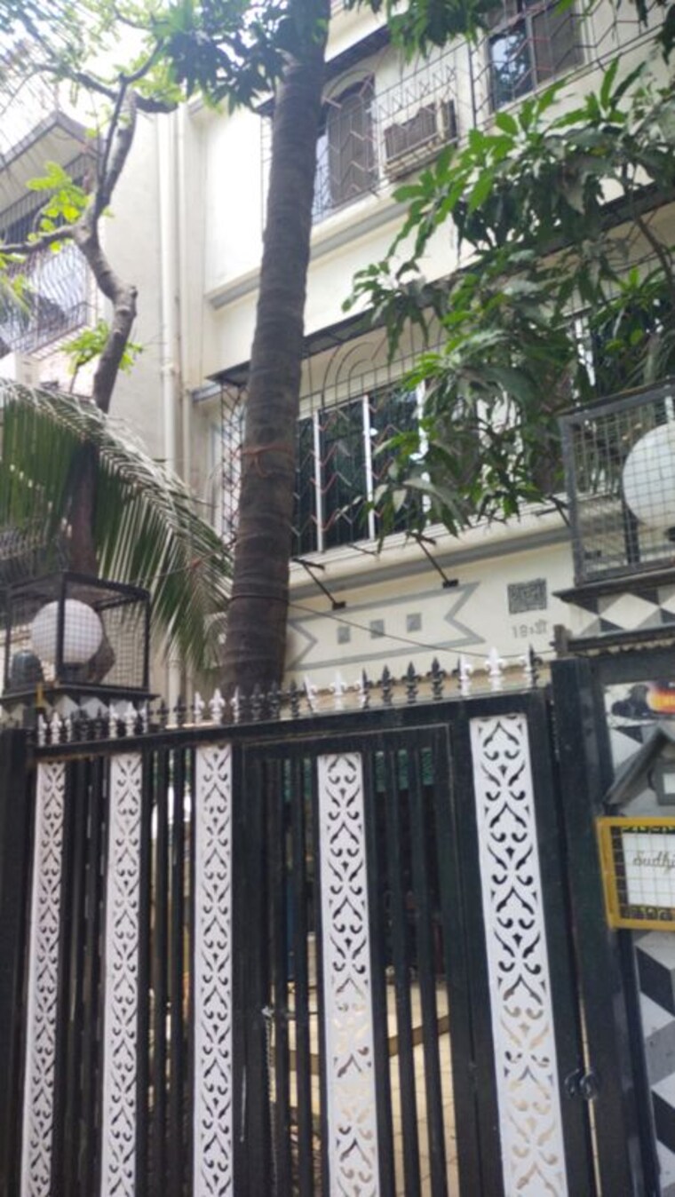 Room, kurla east Pg For Boys In Kurla East 9931315