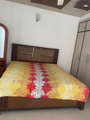 Bedroom in 3 BHK Apartment at Vip Road – for Rent