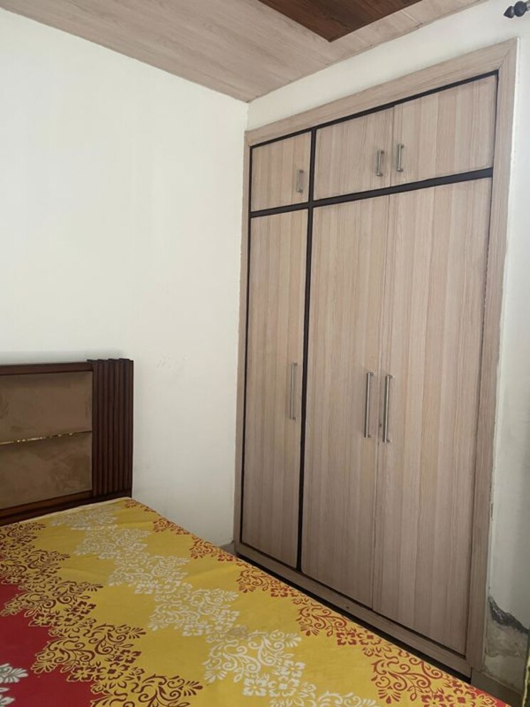 Room, vip road 3 Bedroom 1750 Sq.Ft. Apartment In Vip Road Zirakpur 9931317