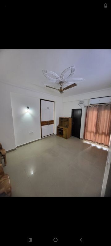 Room in 4 BHK Apartment at Aims Golf Avenue II, Sector 75 – for Rent