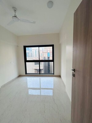 Room in 2 BHK Apartment at Pentagon Mantri Our Home, Andheri West – for Rent