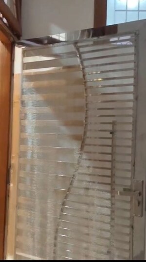 Furnished Amenities in 3 BHK Builder Floor at Govindpuram – for Sale