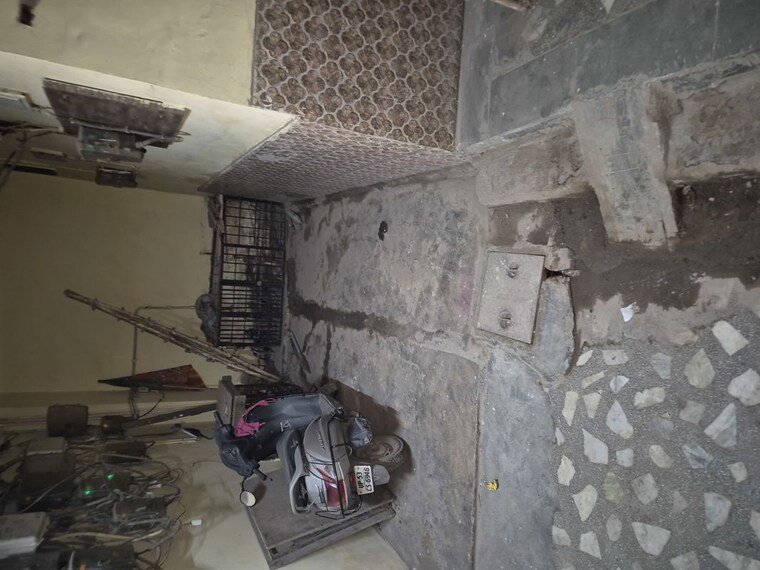 Bathroom, mayur vihar 2.5 Bedroom 650 Sq.Ft. Builder Floor In Mayur Vihar Delhi 9931330