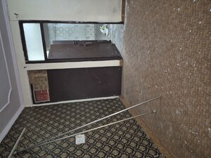 Furnished Amenities in 2.5 BHK Builder Floor at Mayur Vihar – for Sale