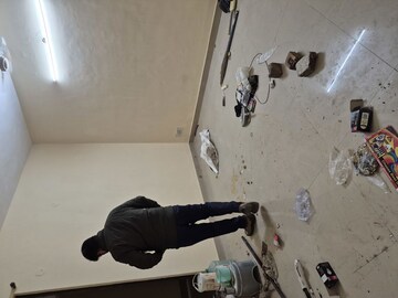 Master Bedroom in 2.5 BHK Builder Floor at Mayur Vihar – for Rent