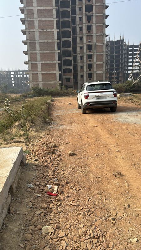Plot For Sale in Sector 80