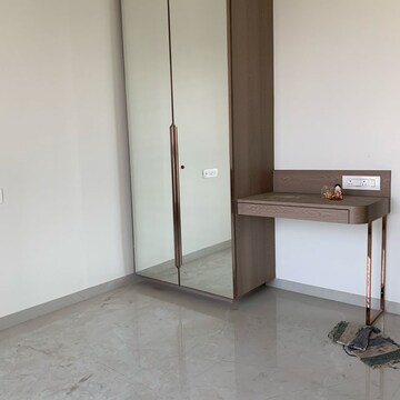 Room in 3 BHK Apartment at Shraddha Elite, Poisar – for Rent