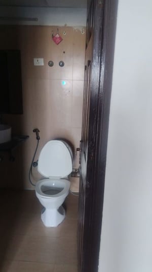 Bathroom in 2.5 BHK Apartment at Mahagun Maple, Sector 50 – for Sale