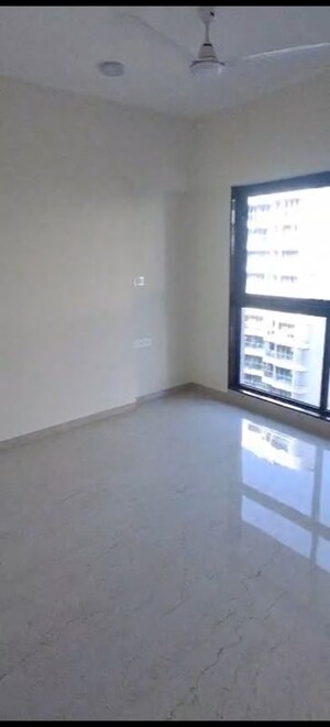 Room in 2 BHK Apartment at Tattva Mittal Cove, Andheri West – for Rent