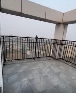 5 BHK + Study Room Penthouse For Rent in Marvel Albero