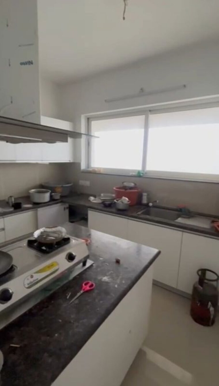 Kitchen, marvel-albero 5 Bedroom 4500 Sq.Ft. Penthouse In Kondhwa Pune 9931404