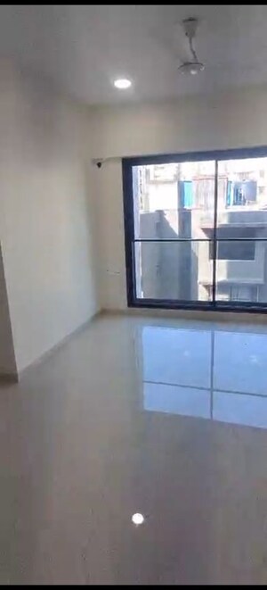 Room in 2 BHK Apartment at Pratham ARC Aura, Andheri West – for Rent