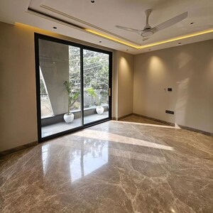 Room in 3.5 BHK Builder Floor at Dlf Phase I – for Sale