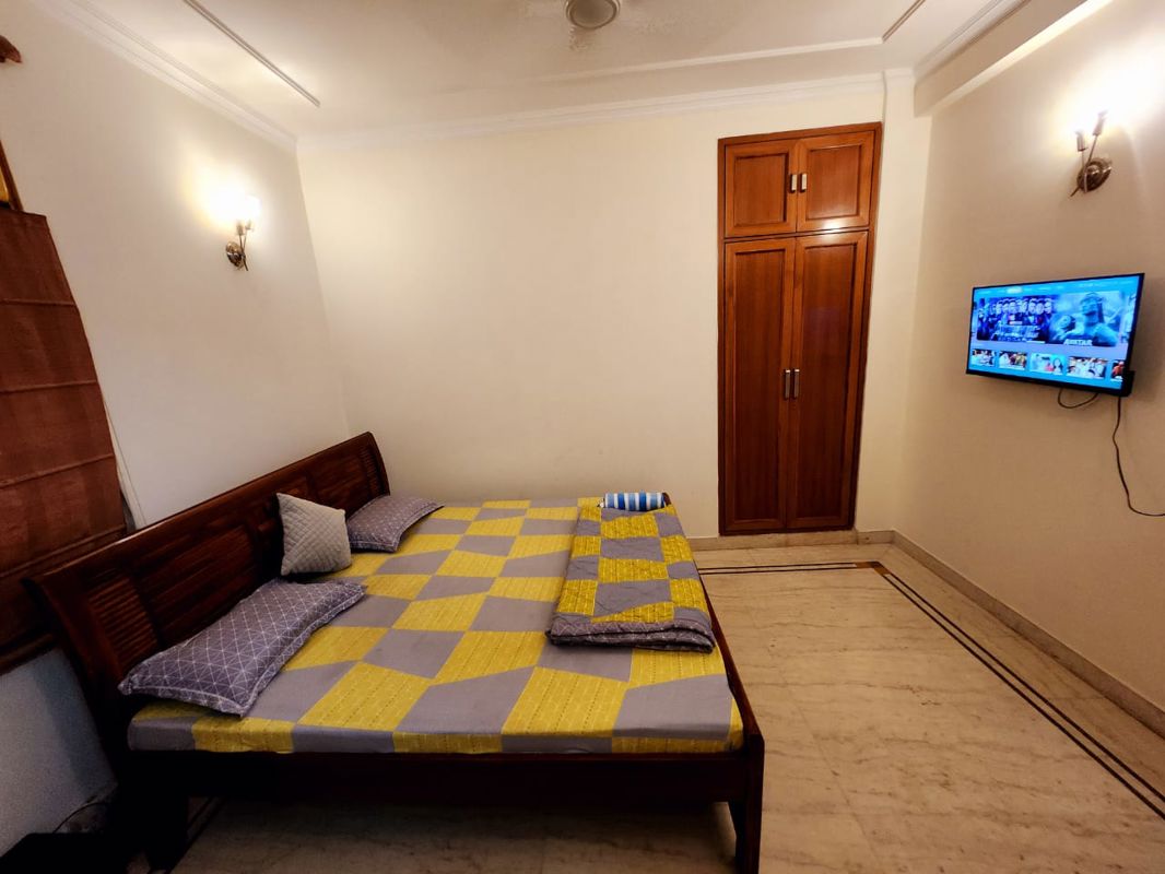 3 BHK Apartment For Rent in East Of Kailash