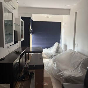 Team Area in 2 BHK Apartment at Friends Apartment Bandra West, B Block Bkc – for Rent