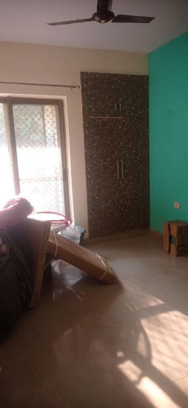 Living Room, amrapali-empire 2.5 Bedroom 1215 Sq.Ft. Apartment In Sain Vihar Ghaziabad 9931449