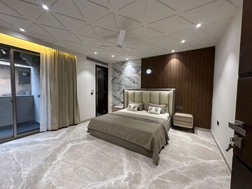 Bedroom in 3 BHK Builder Floor at BPTP Green Oaks, Sector 70a – for Sale