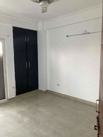 Room in 3.5 BHK Apartment at Ansal Sushant Golf city, Sushant Golf City – for Rent
