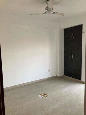 Room in 3.5 BHK Apartment at Ansal Sushant Golf city, Sushant Golf City – for Rent