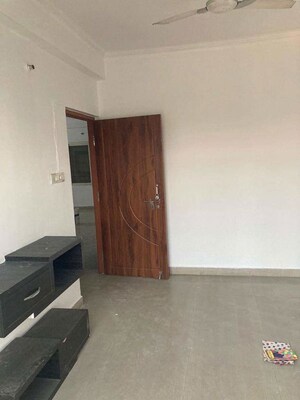 Room in 3.5 BHK Apartment at Ansal Sushant Golf city, Sushant Golf City – for Rent