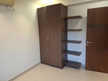 Room in 3.5 BHK Apartment at Banjara Hills – for Rent