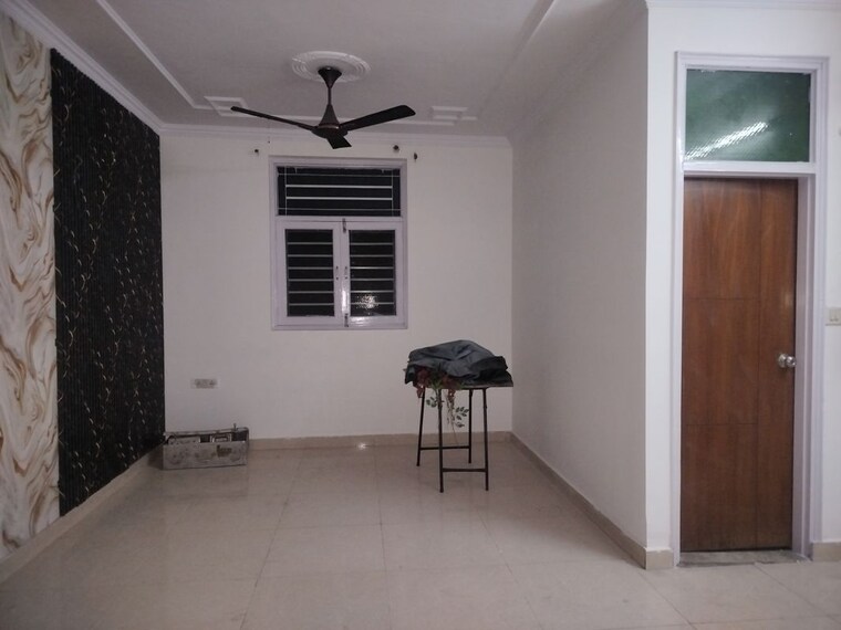 Room, sarita vihar 4 Bedroom 1700 Sq.Ft. Apartment In Sarita Vihar Delhi 9931495