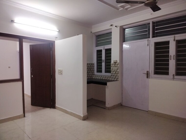 Room, sarita vihar 4 Bedroom 1700 Sq.Ft. Apartment In Sarita Vihar Delhi 9931495