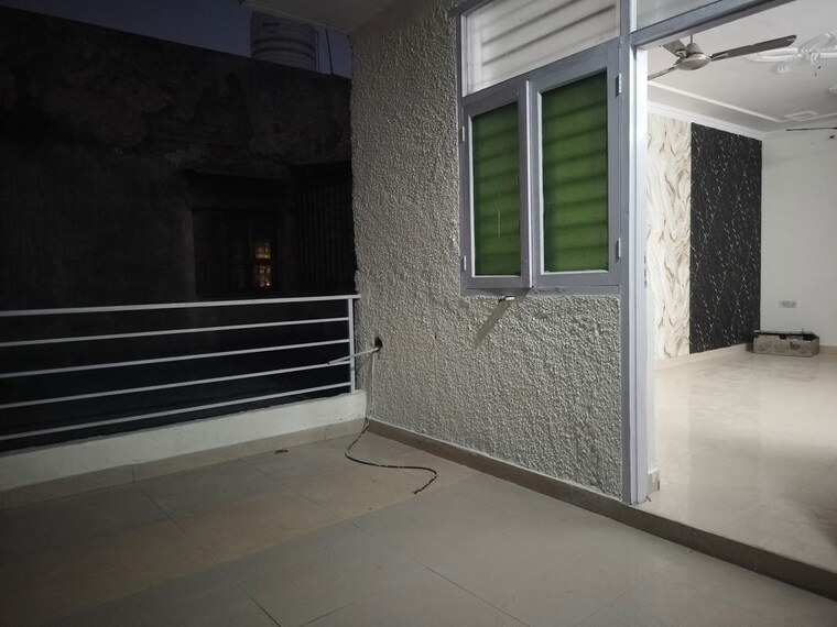 Balcony, sarita vihar 4 Bedroom 1700 Sq.Ft. Apartment In Sarita Vihar Delhi 9931495