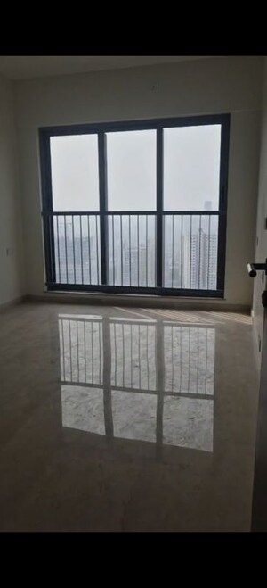 Room in 3 BHK Apartment at Kalpataru Elitus, Mulund West – for Sale