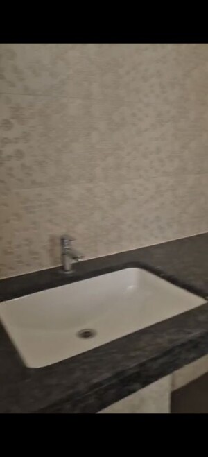 Furnished Amenities in 3 BHK Apartment at Kalpataru Elitus, Mulund West – for Sale