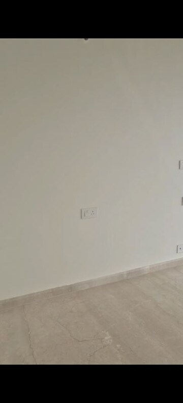 Room in 3 BHK Apartment at Kalpataru Elitus, Mulund West – for Sale