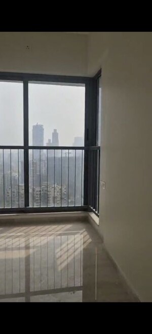 Room in 3 BHK Apartment at Kalpataru Elitus, Mulund West – for Sale