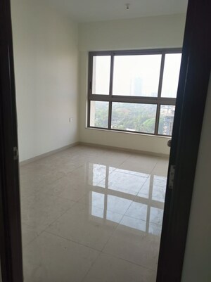 Room in 2 BHK Apartment at Kalpataru Paramount, Kapur Bawdi – for Sale