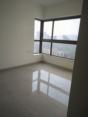 Room in 2 BHK Apartment at Kalpataru Paramount, Kapur Bawdi – for Sale