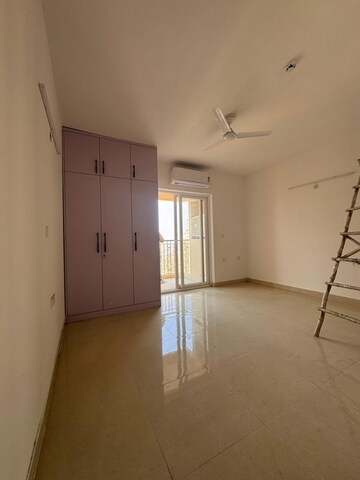 Room in 3.5 BHK Apartment at ATS Marigold, Sector 89a – for Rent