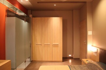 Bedroom in 3.5 BHK Apartment at Juhu Scheme, Juhu – for Rent