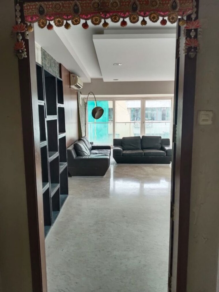  Parking, juhu-scheme 3.5 Bedroom 1950 Sq.Ft. Apartment In Juhu Mumbai 9931522