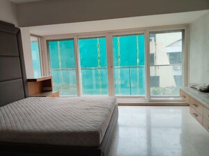 Bedroom in 3.5 BHK Apartment at Juhu Scheme, Juhu – for Rent