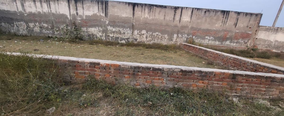 Plot For Sale in Dlf Ankur Vihar