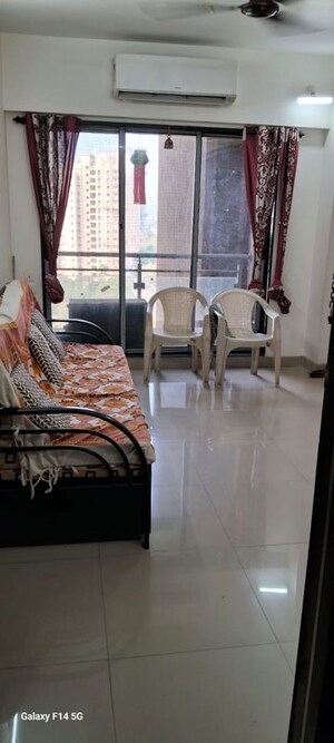 1 BHK Apartment For Rent in Iris CHS, Kasarvadavali