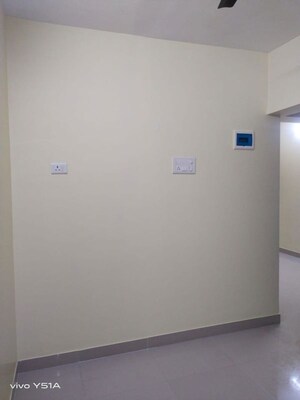 Room in 1 BHK Apartment at Iris CHS, Kasarvadavali – for Rent