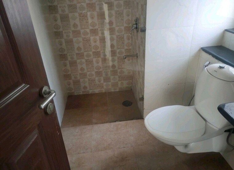 Bathroom, unitech-fresco 3 Bedroom 1629 Sq.Ft. Apartment In Sector 50 Gurgaon 9931631