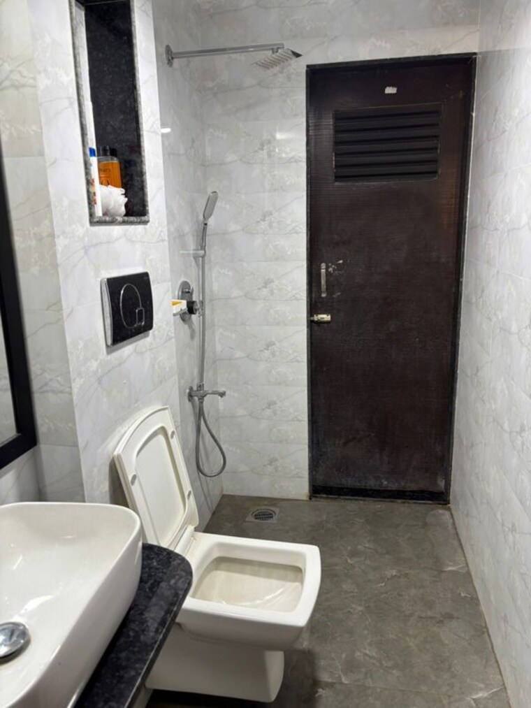 Bathroom, puranik-hometown 1 Bedroom 438 Sq.Ft. Apartment In Ghodbunder Road Thane 9931634