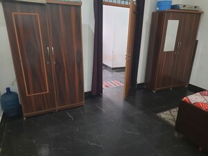 Room in  Pg at Sector 63a – for Rent