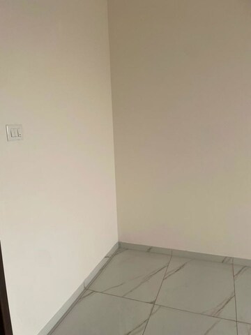 Room in 2 BHK Apartment at Kohinoor Sapphire 3, Tathawade – for Rent