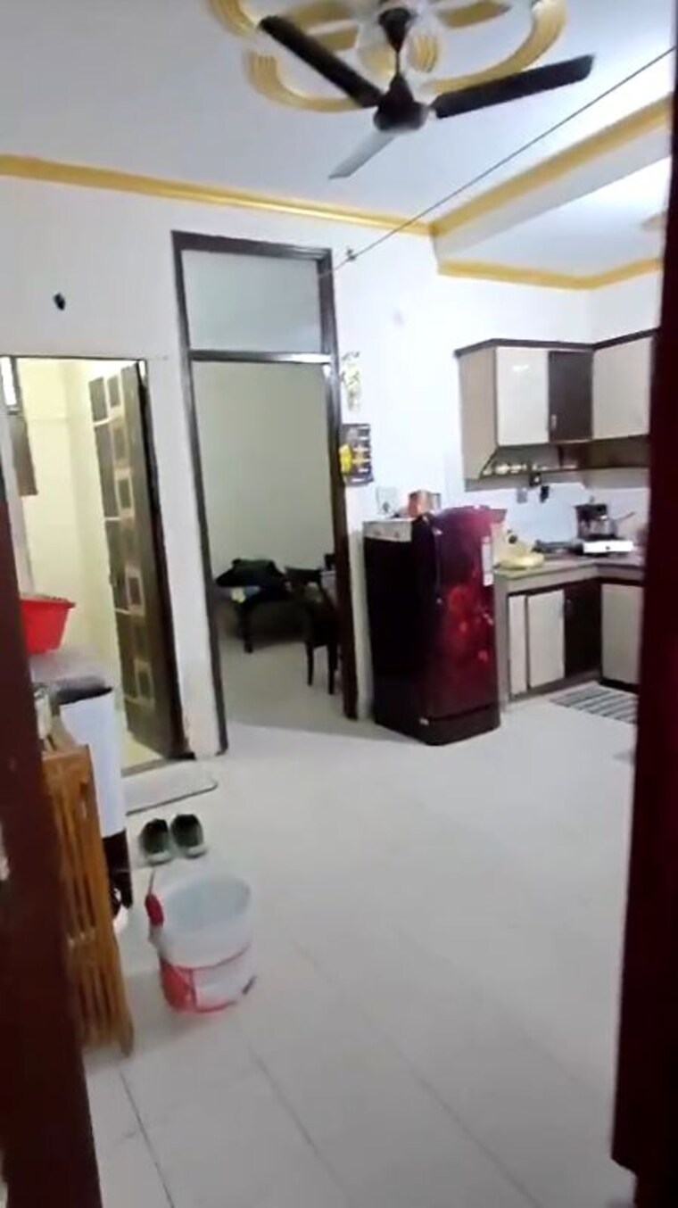 Hall, balaji-enclave 2 Bedroom 93 Sq.Yd. Builder Floor In Govindpuram Ghaziabad 9931678