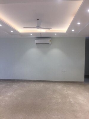 Room in 3 BHK Apartment at Emaar Emerald Estate, Sector 65 – for Rent