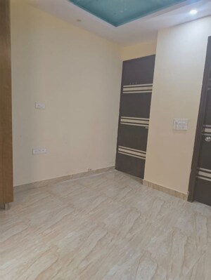 Room in 3 BHK Apartment at Emaar Emerald Estate, Sector 65 – for Rent