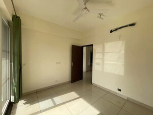 Room in 3 BHK Builder Floor at BPTP Amstoria, Sector 102 – for Rent