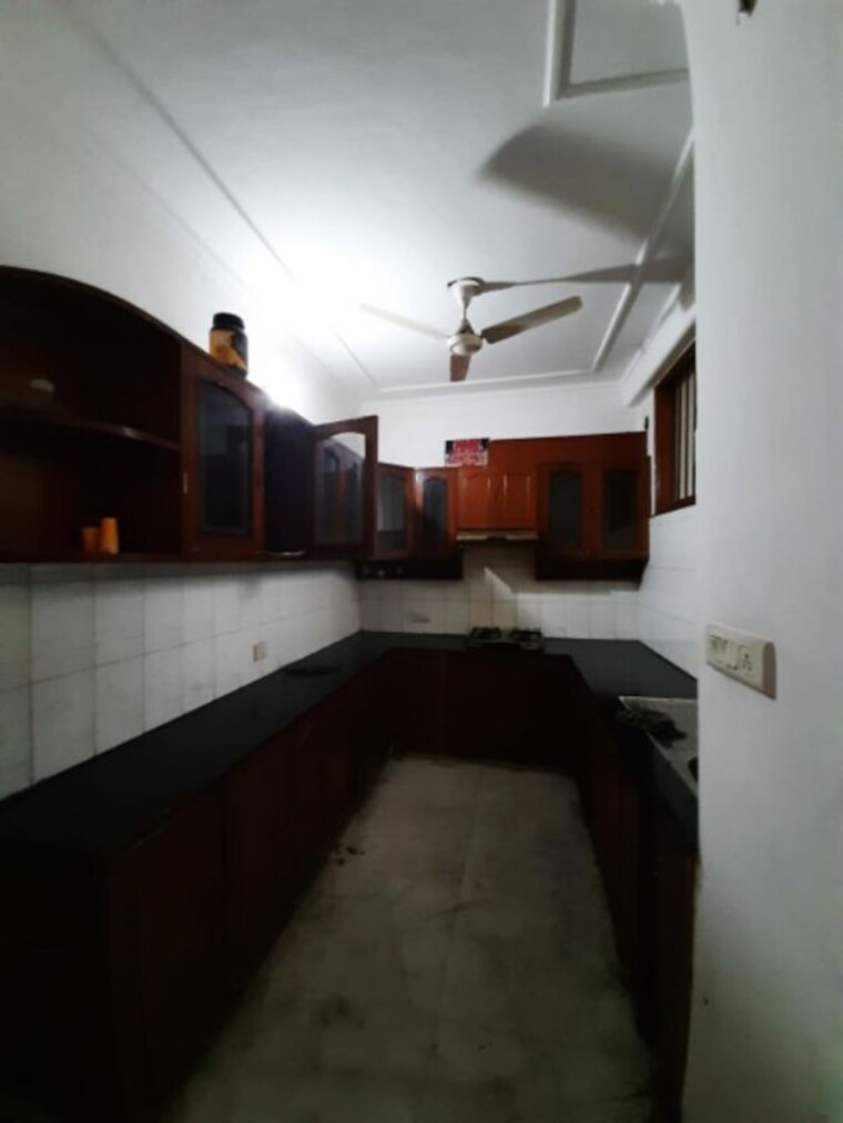 Kitchen, halwasiya-jalvayu-vihar 3 Bedroom 204 Sq.Ft. Builder Floor In Sector 30 Gurgaon 9931694